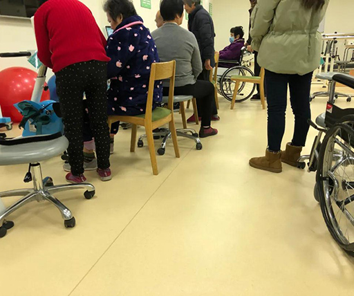 騰方防滑PVC塑膠地板，減少意外滑倒