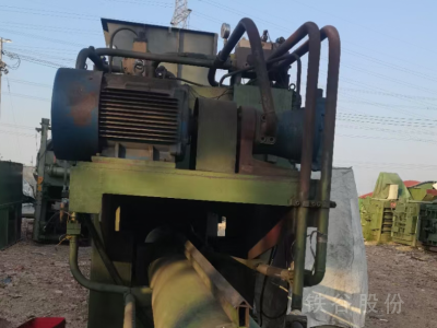 華宏科技巨無(wú)霸315噸打包機(jī)圖4
