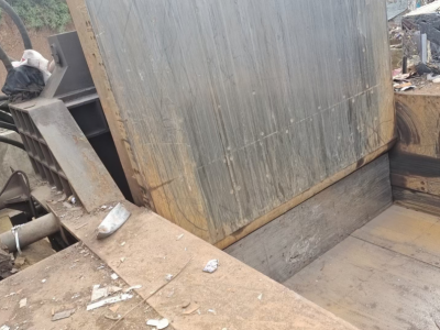場地轉讓一臺江陰華科1000噸打包機圖3